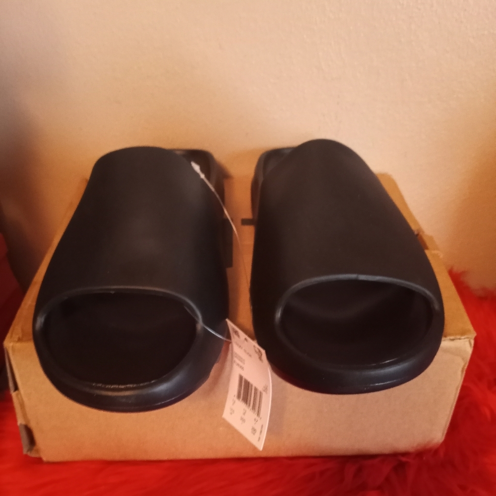Yezzy 350 slides